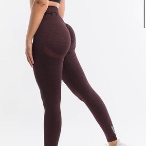 Arise Scrunch Berry Echt Leggings